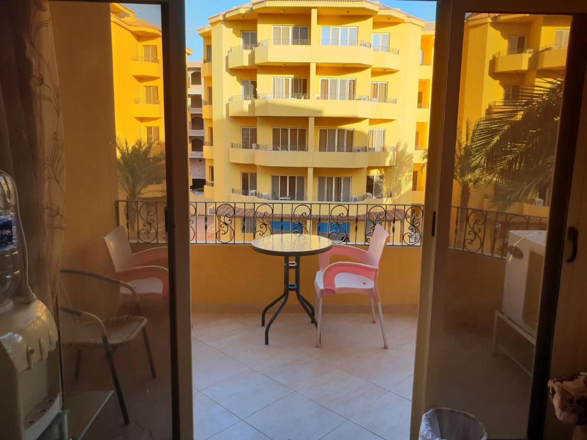British Resort Pool View Apartments Hurghada Exterior foto