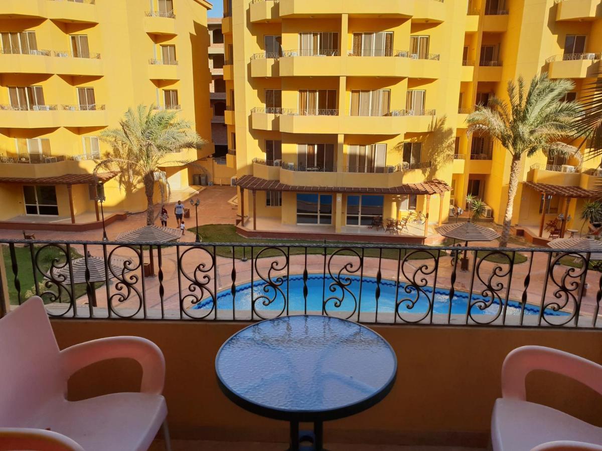 British Resort Pool View Apartments Hurghada Exterior foto