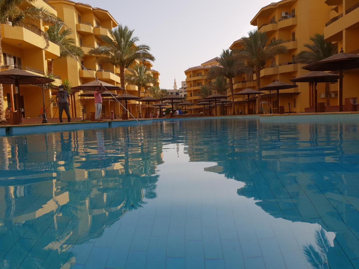 British Resort Pool View Apartments Hurghada Exterior foto